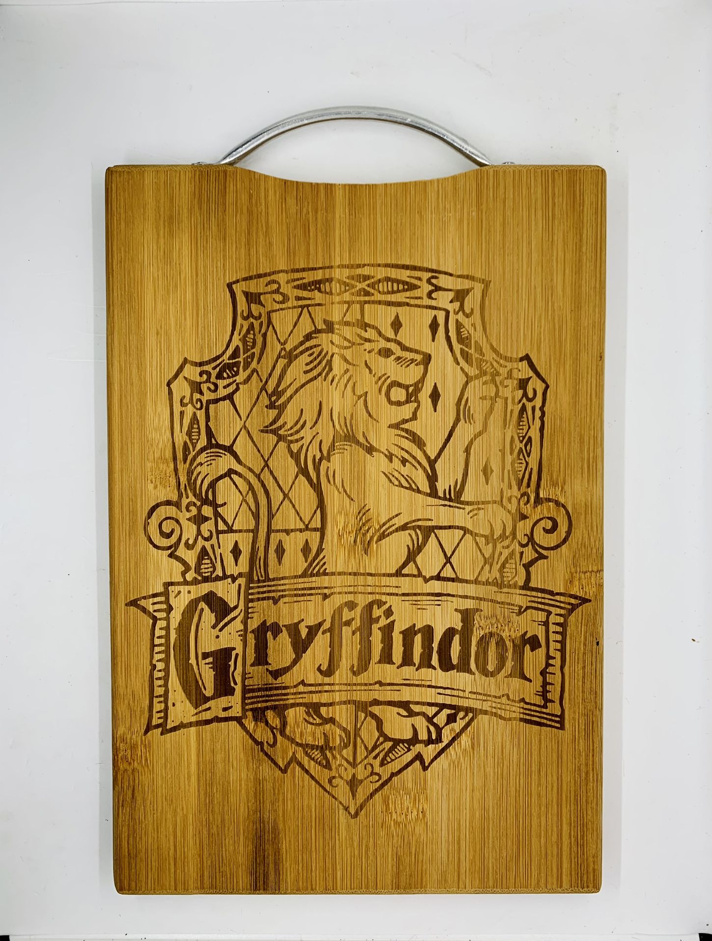 Harry potter gryffindor laser engraved bamboo high quality cuttingboard pop gift