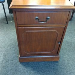 SOLID WOOD NIGHTSTAND STORAGE CABINET WITH DRAWER.