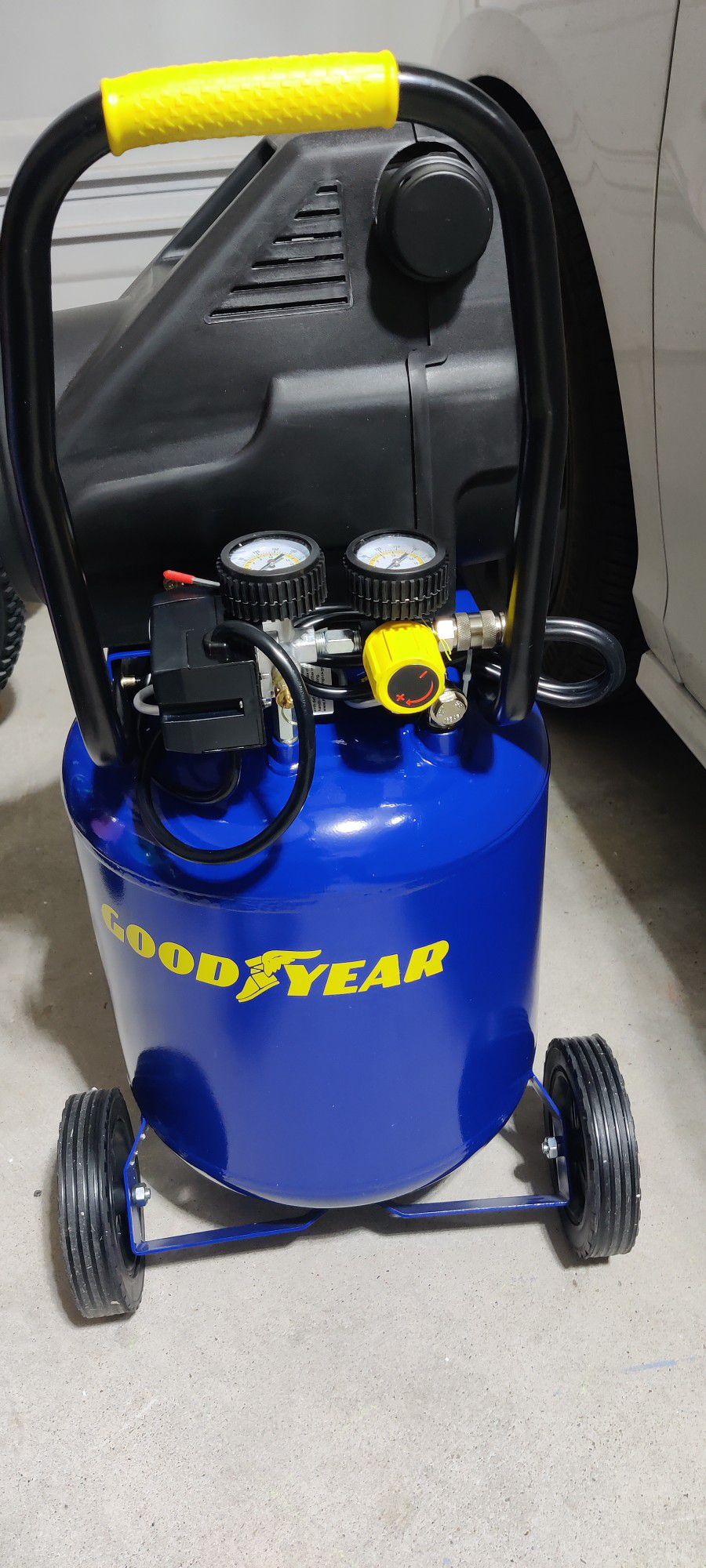 Goodyear 10 Gallon Air Compressor 150 Max PSI With Wheels - New Just Assembled 