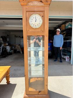 Broyhill Curio Cabinet with Clock