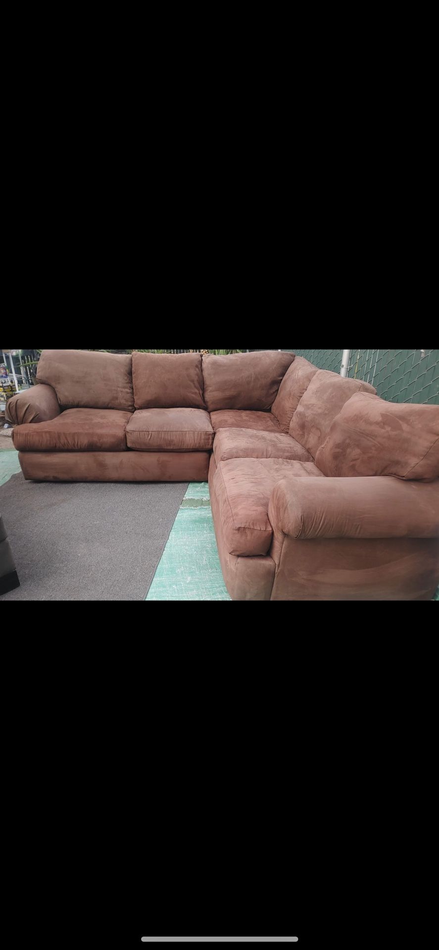 Smoke Free Pet Free Sectional Couch I Sell Tbem All The Time