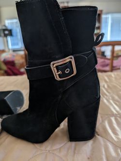 Vince Camuto Suede and leather low cut boots/heels