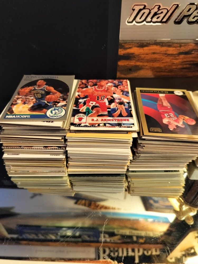391 Assorted Basketball Cards Excellent Condition