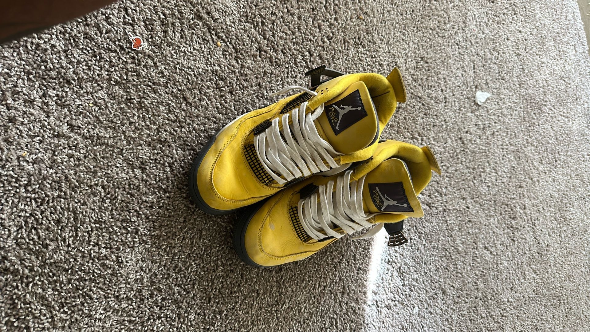 Jordan 4 Retro Lightning