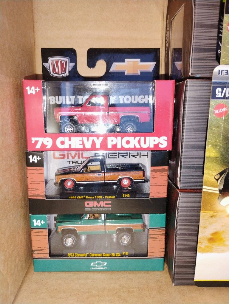 M2 Machines 1:64 Diecast Trucks 
