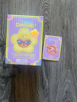 DAISE BLIND BOX DOLLFACE CHARM AND MINI SOLID FRAGRANCE - NOA