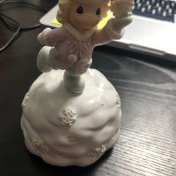 Precious Moments Girl W/ Snowflake Music Box-Plays “It Came Upon A Midnight Clear”