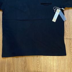 Essentials Tshirt