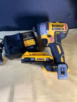 DeWalt XR IMPACT DRIVER, w/ 2.0 AH Battery & Charger, All in Good Working Condition , Fife PU
