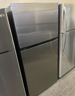 Deal: Element Stainless Top Mount Refrigerator – Ready to go