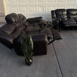 DARK BROWN GENUINE LEATHER POWER RECLINER COUCH AND LOVE SEAT SET, DELIVERY INCLUDED  