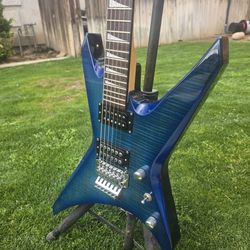 2000's Japanese made Jackson Warrior with flight case