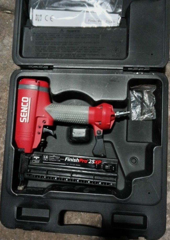 Senco Pneumatic Nailer 18 Gauge, Perfect Condition!