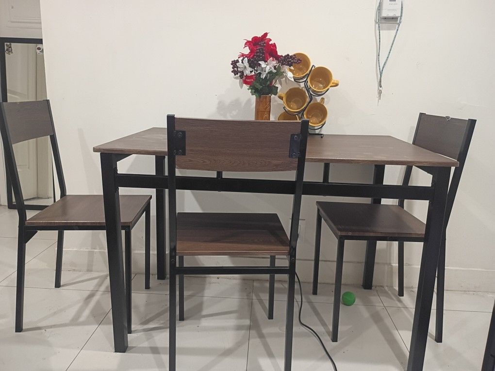 Kitchen Table 
