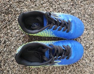 Lotto brand kids soccer shoes size 10