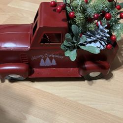 Farmhouse Truck Christmas Centerpiece 