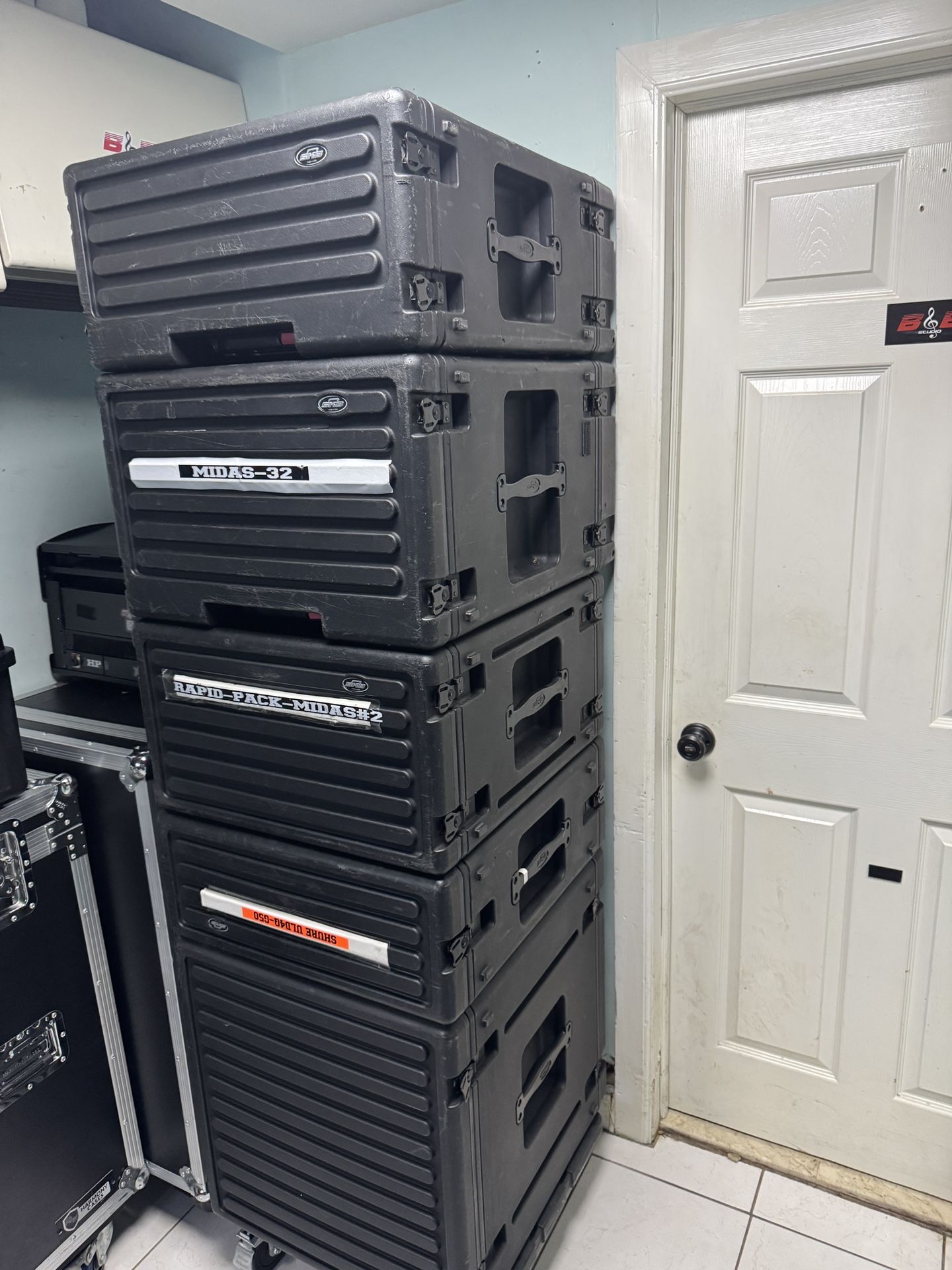 SKB CASE FOR SALE " 4U/6U/8U/10U/12U
