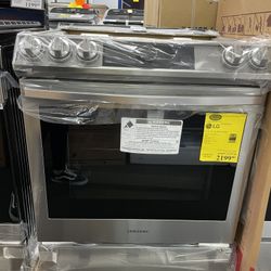 SLIDE IN STAINLESS STEEL SAMSUNG GAS STOVE