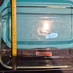 Pyrex Casserole with Tote