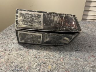 Brand New Cadillac Escalade Fog Lights (2007-2014) 