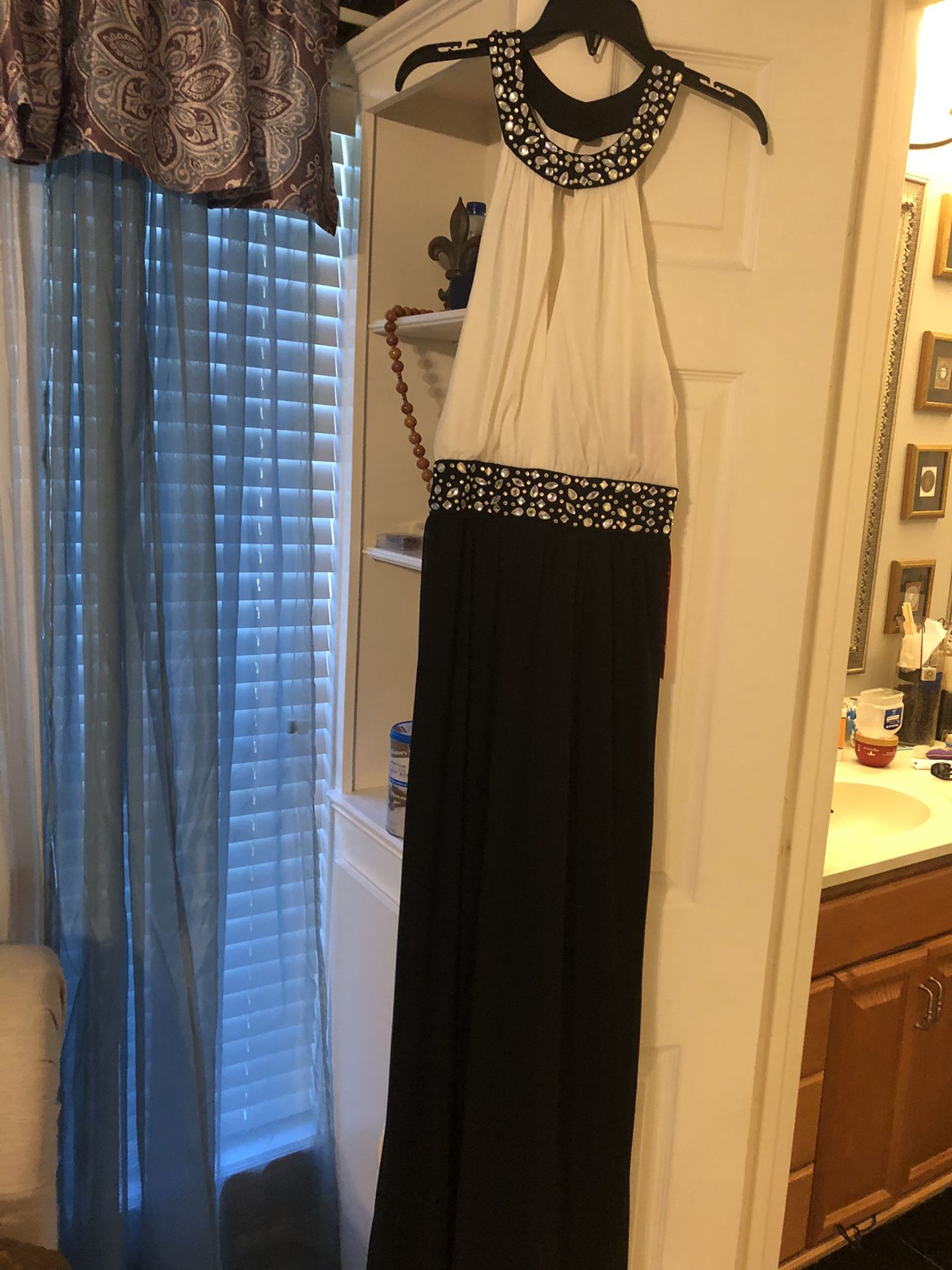 New Black and white dress size small