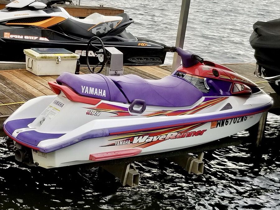 Yamaha Wave Venture 1100 - 3 seater, reverse, cover, waverunner jetski