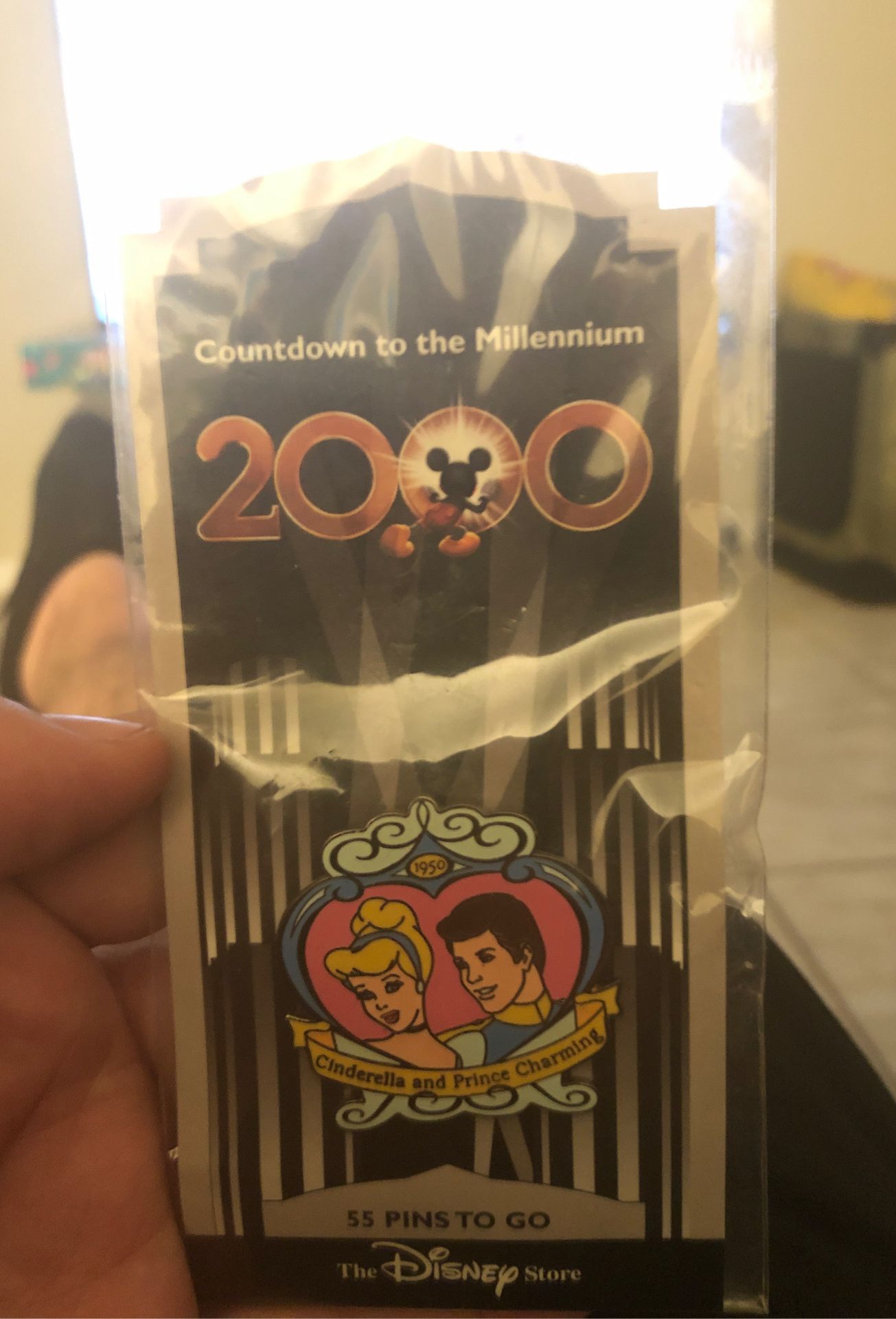 NEVER OPENED ! Disney Store Countdown to 2000 Pin #56 Cinderella & Prince
