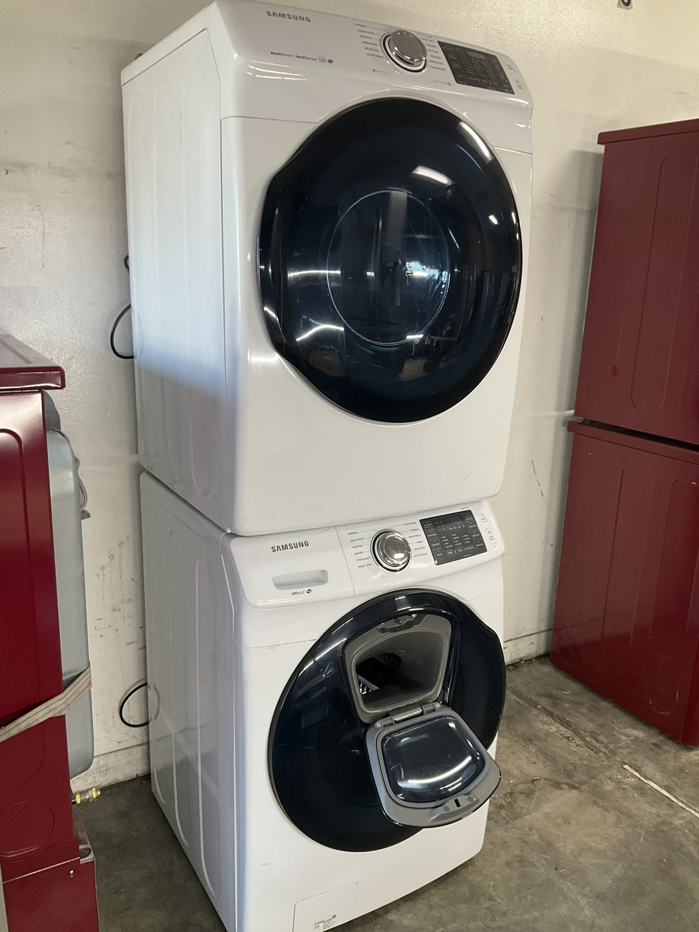 Set Washer and Dryer Gas