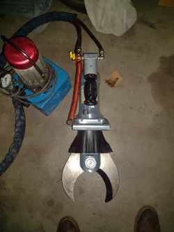 Portable hydraulic Rescue tool and pump