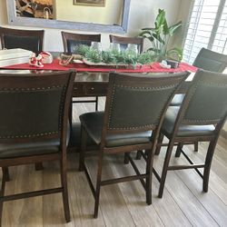 Table With 8 Chairs 