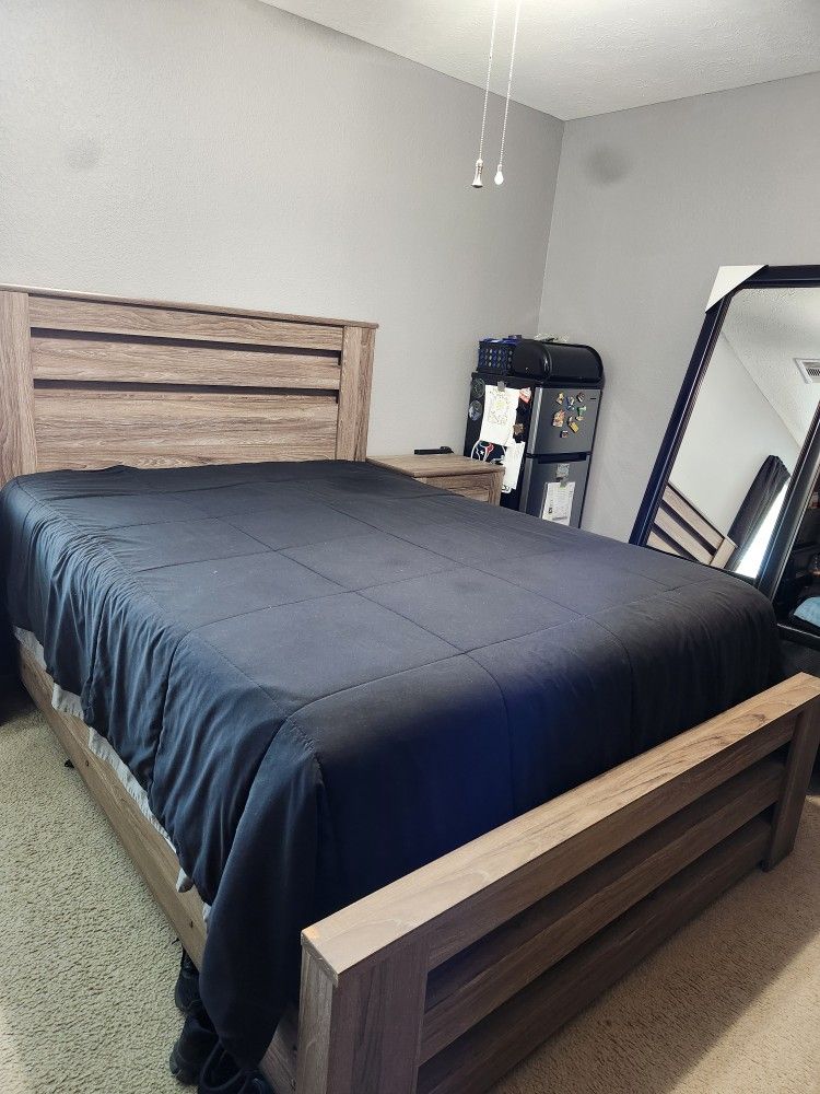 8pc Queen Bedroom Set