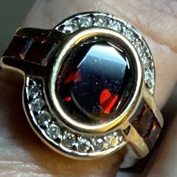 14K Gold And Garnets Ring