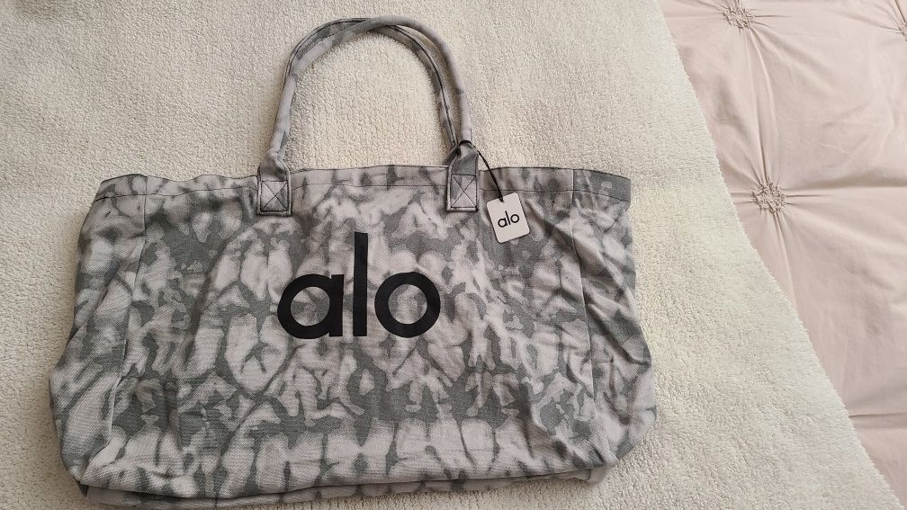 alo Yoga Bag for Sale in Rosemead, CA - OfferUp