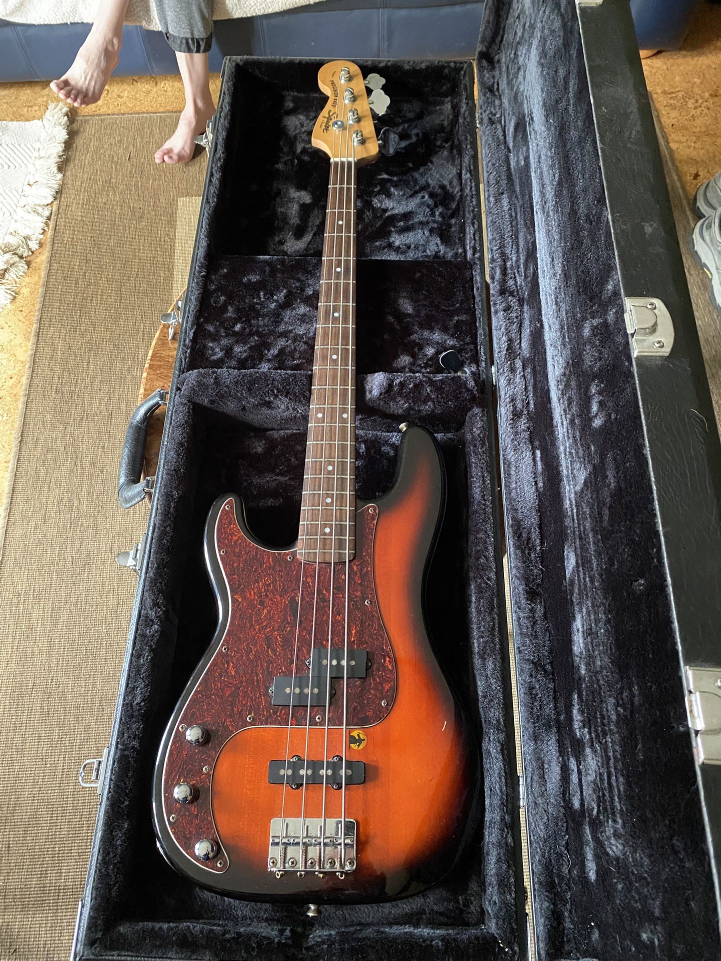 Squire Precision Bass lefthand