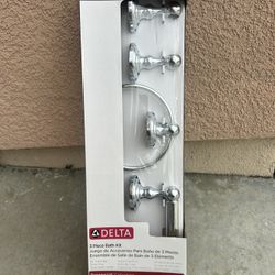 Delta 3 Piece Bath Kit, New
