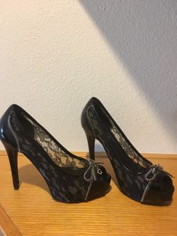 Guess high heel shoes