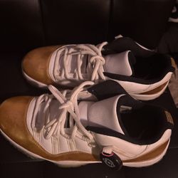 Jordan 11 Gold