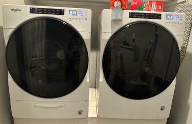 Whirlpool Front Load Washer Dryer Set with Pedestal Stand!