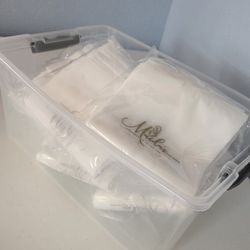 📦 500 Frosted Zipper Packaging Bags – Bulk Lot (Clearance Deal)
POST: I have 500 frosted zipper bags with a hang hole available in bulk.
These are hi