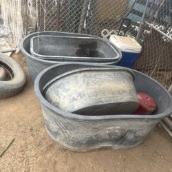 Horse Feeding  Tubs 