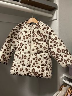 Toddler girls jacket USED ONCE GAP 3