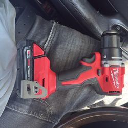Milwaukee Drill With Battery 