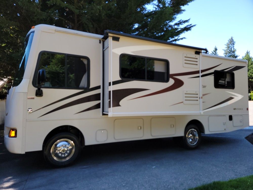 2015 Winnebago Itasca sunstar 25ft