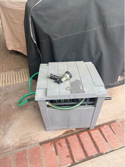 Hose reel Ready to use with hose holds up to 125 foot hose