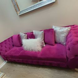 MOVING SALE!!) Purple Love Seat w/matching Couldn’t