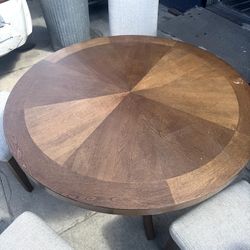 Sophie 48-in round dining table with chairs