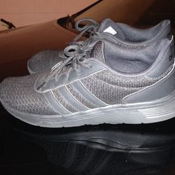 ADIDAS RUNNING SHOES. SIZE 11