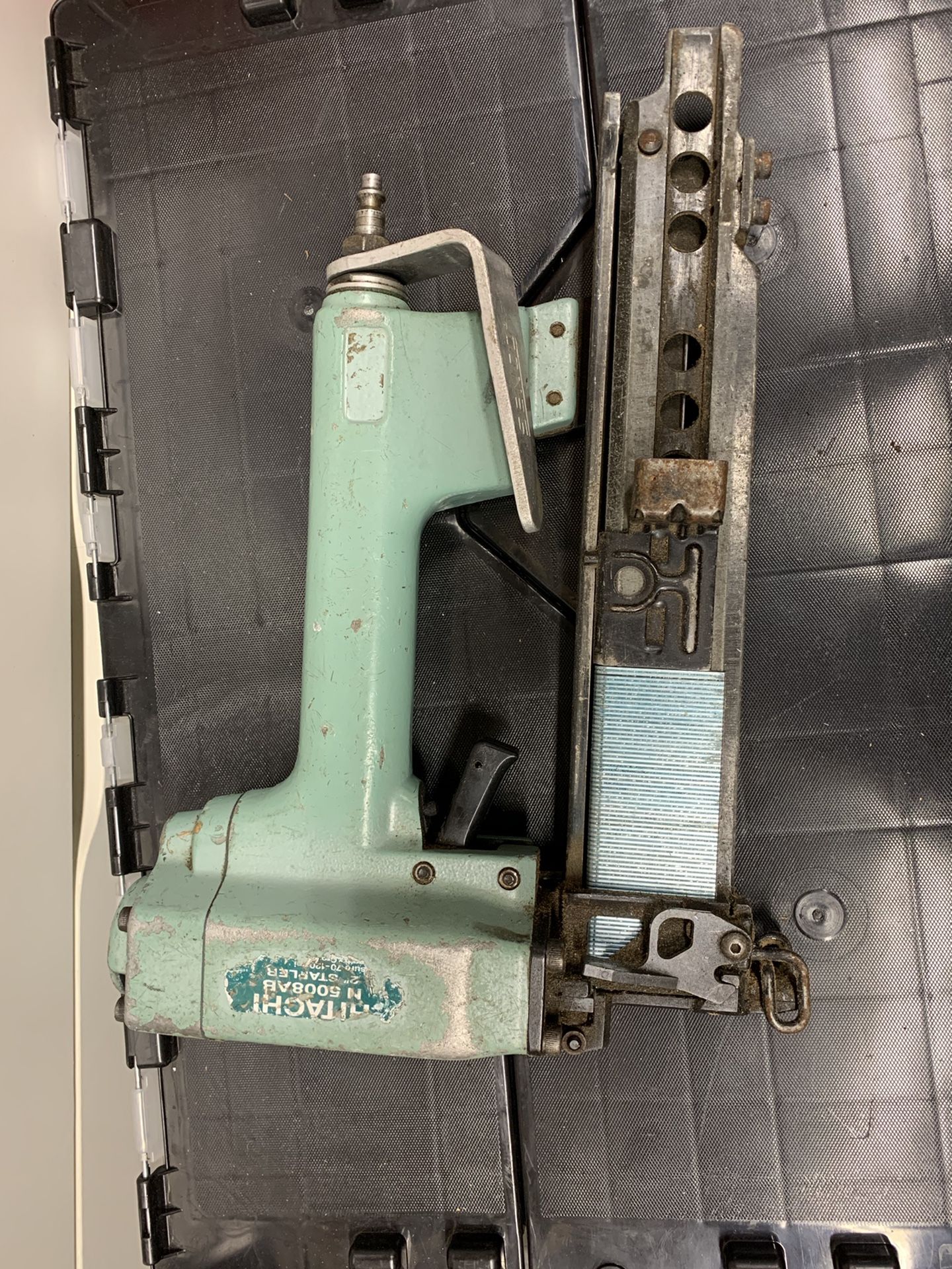 Hitachi staple gun