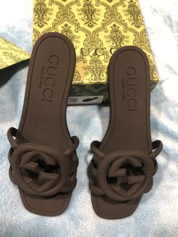 Black interlocking G slides 36, 37, 38, 39,