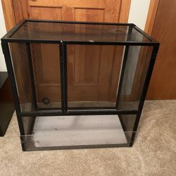 Screen cage 